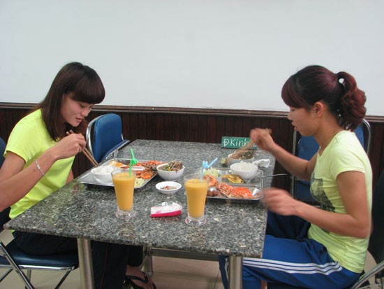 Công trình thể thao nghìn tỷ và bữa ăn 290 nghìn/ngày ảnh 4