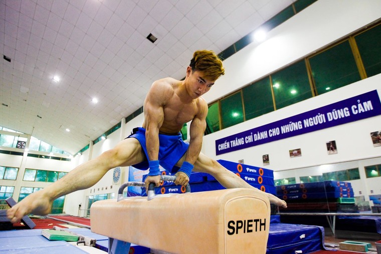 Hành trình vượt khó và lập kỳ tích của VĐV Phạm Phước Hưng ảnh 1