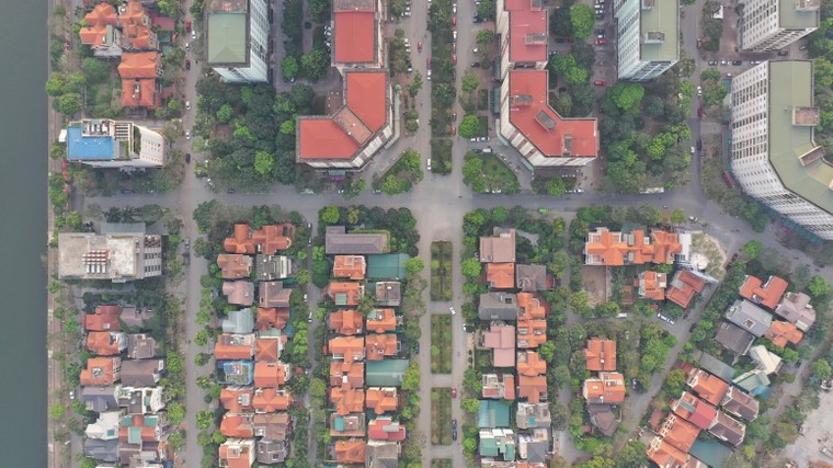 Ngộp thở giữa biển người ảnh 2