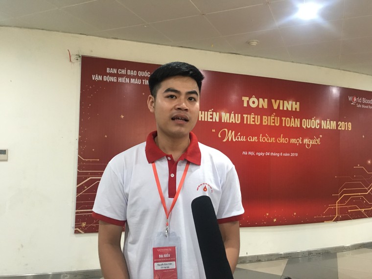 Những người lạ lùng, thiết tha cho đi dòng máu của mình ảnh 2