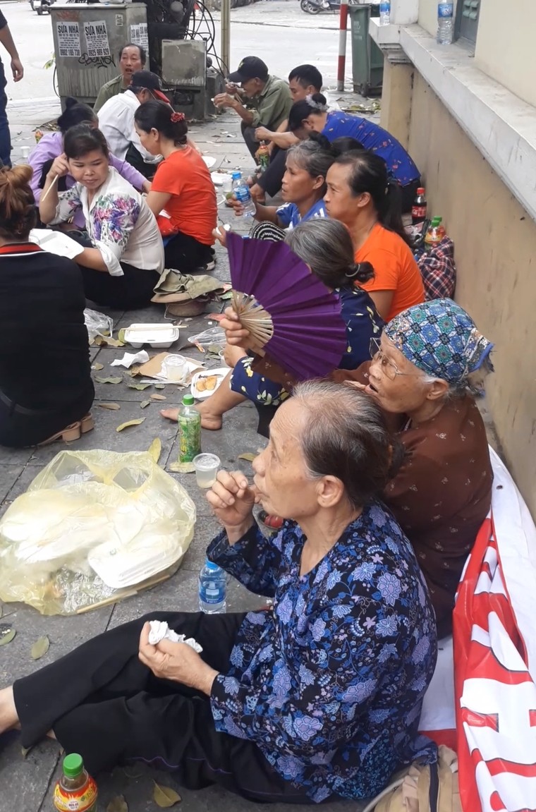 Dặm trường đội đơn đi tìm đất của chính mình ảnh 5