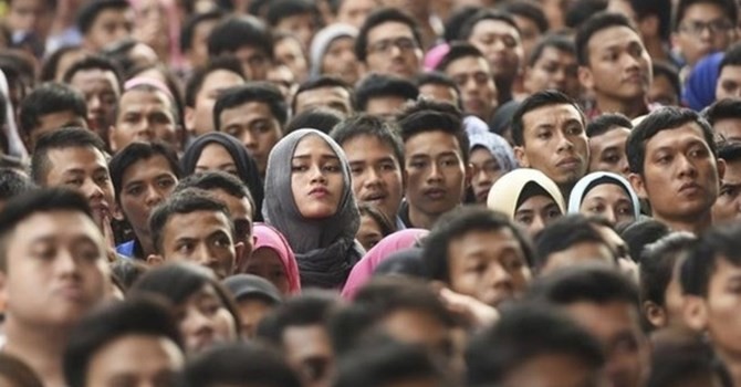 Người trẻ thất nghiệp – “Bom hẹn giờ”? ảnh 1