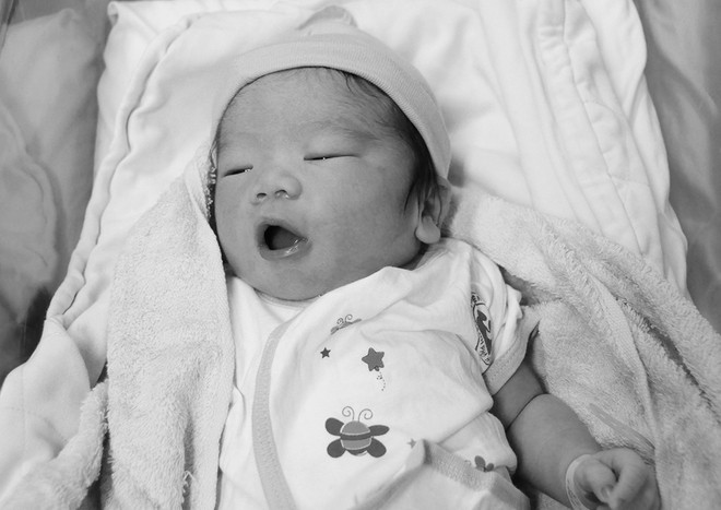 Những em bé chào đời trong thời khắc giao thừa 2017 ảnh 6