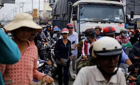 Cận Tết, kẹt xe khủng khiếp hơn 7 km ở cửa ngõ Sài Gòn ảnh 4
