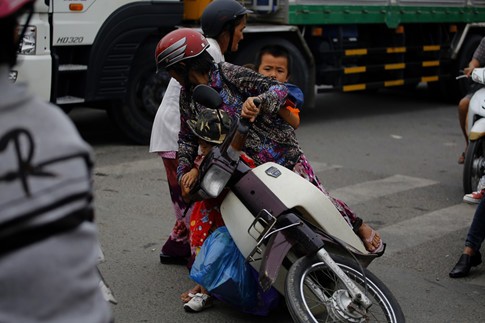 Cận Tết, kẹt xe khủng khiếp hơn 7 km ở cửa ngõ Sài Gòn ảnh 5