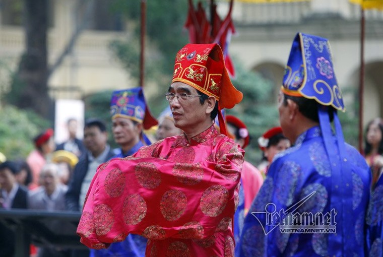 Chủ tịch nước Trần Đại Quang dâng hương ở Hoàng thành Thăng Long ảnh 5
