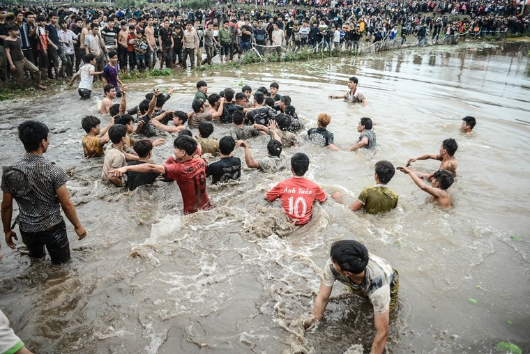 Hình ảnh độc đáo trong các lễ hội đầu Xuân ảnh 2