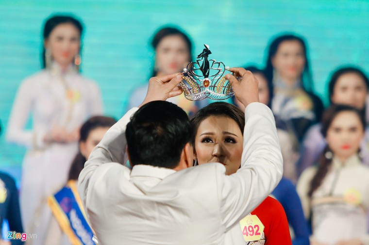 Hoa khôi Nam Bộ 2017 gọi tên Nguyễn Thị Hải Yến ảnh 7