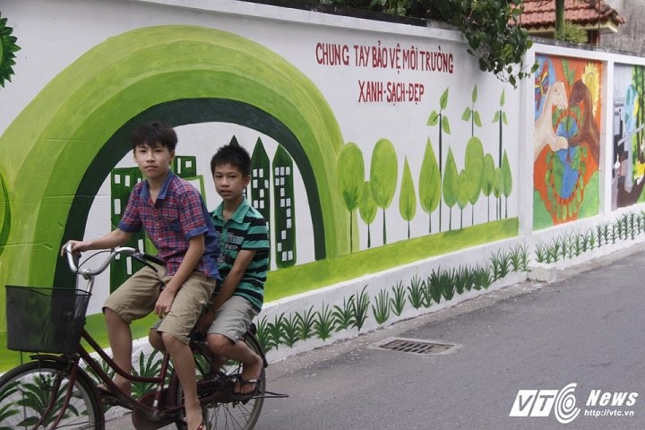 Con đường bích họa thứ hai Việt Nam "bừng sáng" ở Đan Phượng, Hà Nội ảnh 7