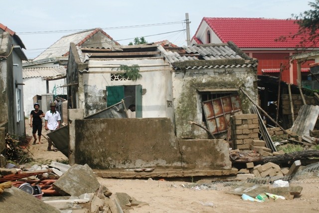Siêu bão đi qua, người dân miền Trung khóc ròng vì tay trắng ảnh 1
