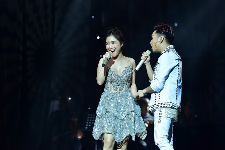 Hoài Linh giận dữ “đánh ghen” Quang Hà trong ngày cưới ảnh 2