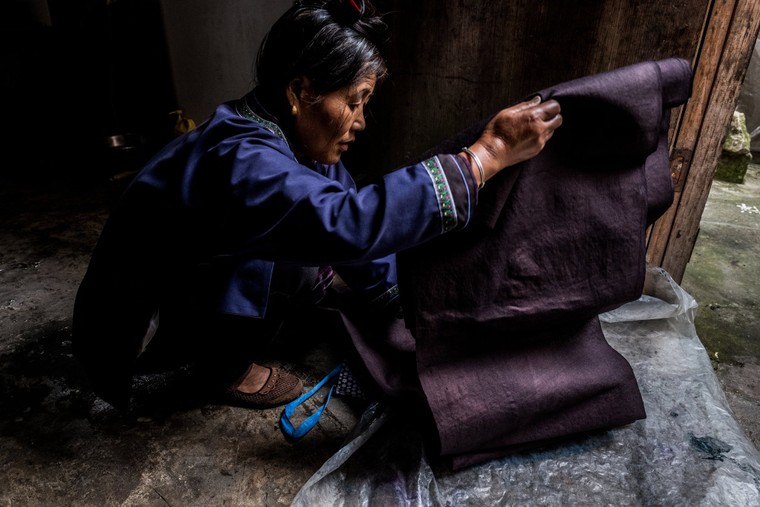 Làng dệt vải như ốc đảo hoang sơ ở Trung Quốc ảnh 3