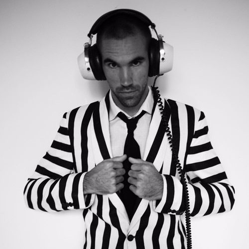 Giới trẻ Đà Nẵng rủ nhau check-in đêm Giáng sinh pha lê lộng lẫy ở SKY36 ảnh 4