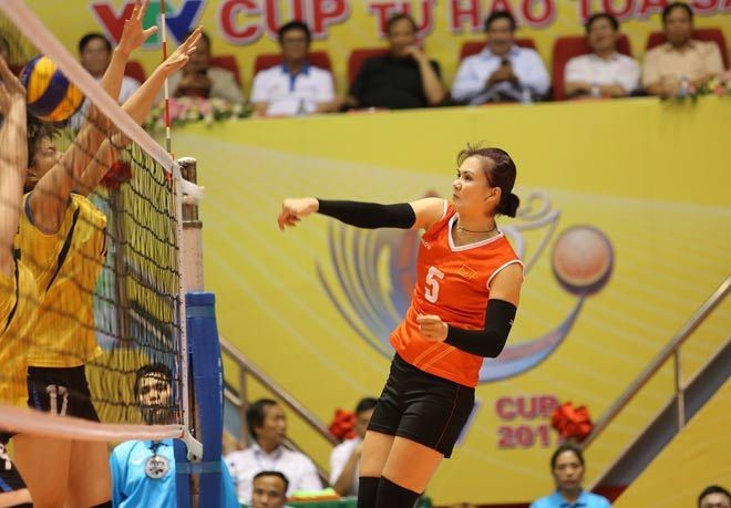 Ngôi sao không tuổi và nghiệp đấu 24 năm ngọt ngào cùng cay đắng ảnh 1