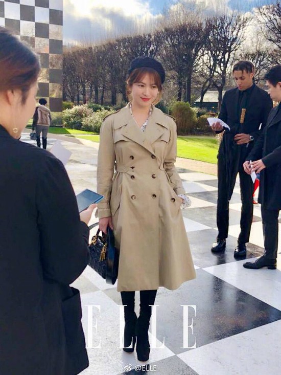 Song Hye Kyo khoe sắc rạng rỡ tại Tuần lễ Thời trang Paris ảnh 4