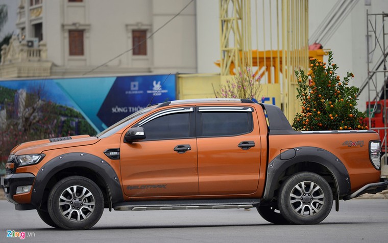 Người Hà Nội tấp nập đi sắm Tết sớm ảnh 7