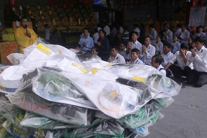 Nước mắt đong đầy tại lễ cầu siêu 64 liệt sỹ hy sinh tại Gạc Ma ảnh 2