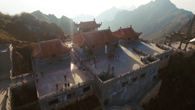 Mải mê ‘sống ảo’ với thảm hoa cải vàng đẹp mê hồn ở Sun World Fansipan Legend ảnh 9