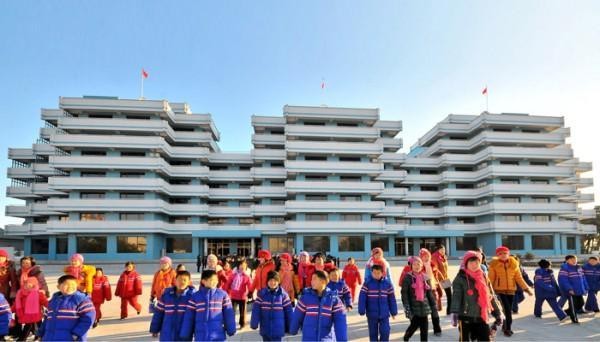 Người dân ở đất nước bí ẩn Triều Tiên ăn, chơi như thế nào? ảnh 3