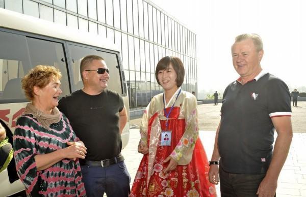 Người dân ở đất nước bí ẩn Triều Tiên ăn, chơi như thế nào? ảnh 8