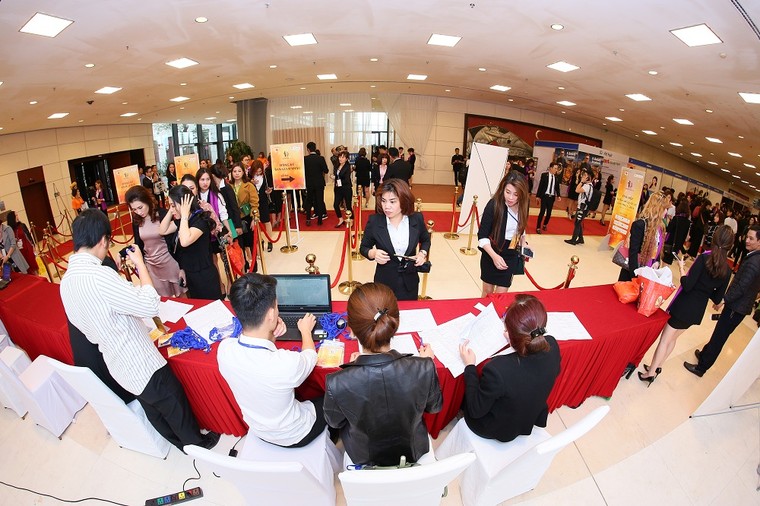 Hơn 10.000 lượt khách tham dự Đại hội Thẩm mỹ quốc tế đầu tiên tại Việt Nam ảnh 6