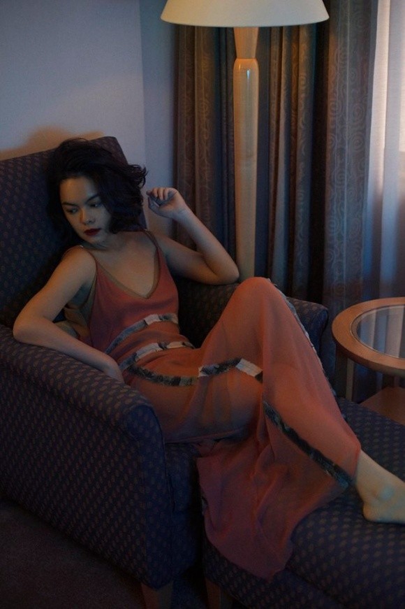 Ca sĩ Phạm Quỳnh Anh tung bộ ảnh với thần thái hút hồn siêu gợi cảm ảnh 4