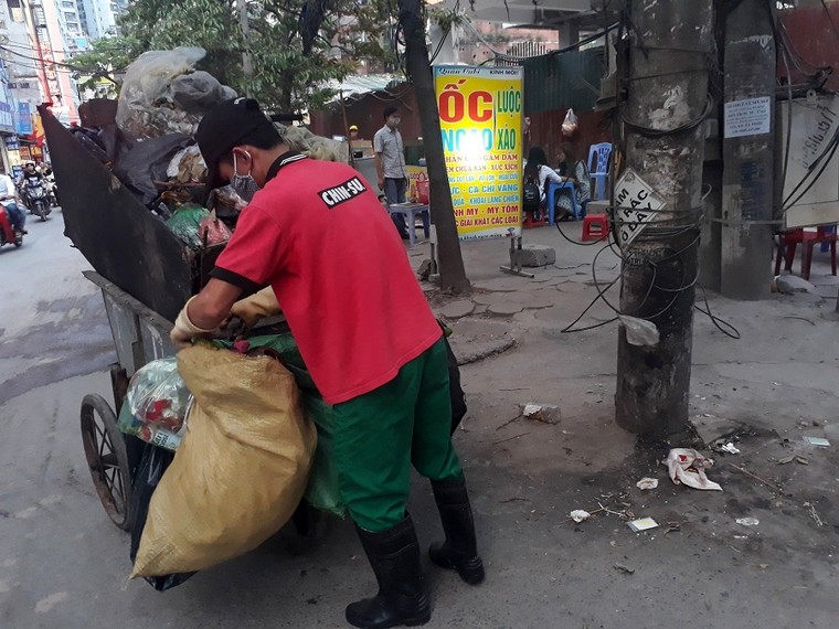 Càng cấm càng đổ rác ảnh 2