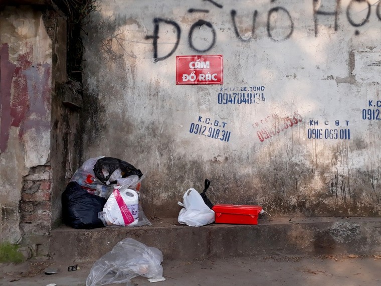 Càng cấm càng đổ rác ảnh 5