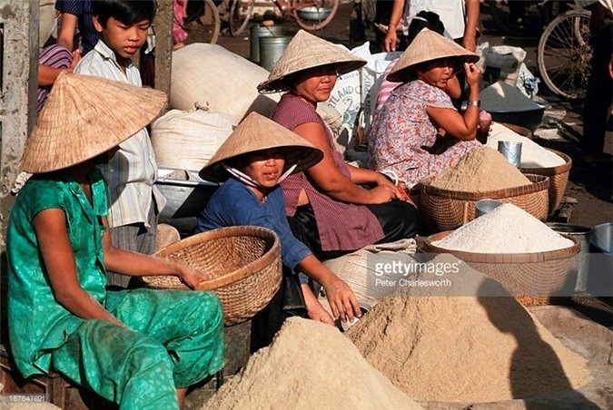 Hình ảnh để đời về phụ nữ Việt Nam thập niên 1990 ảnh 9