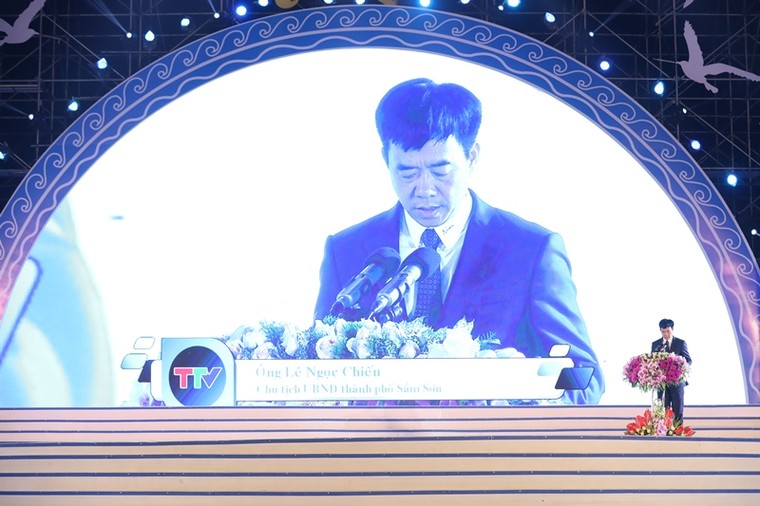 Hơn 20 ngàn người dự Lễ hội Du lịch biển Sầm Sơn 2018 ảnh 1