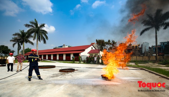 Cận cảnh siêu moto chữa cháy của lính cứu hoả Việt Nam ảnh 11