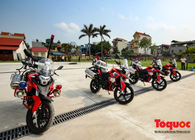 Cận cảnh siêu moto chữa cháy của lính cứu hoả Việt Nam ảnh 2