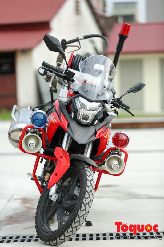 Cận cảnh siêu moto chữa cháy của lính cứu hoả Việt Nam ảnh 7