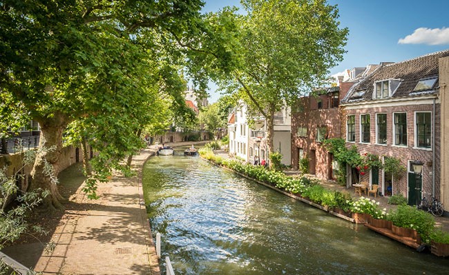 Những thành phố trên mặt nước đẹp như photoshop ảnh 1