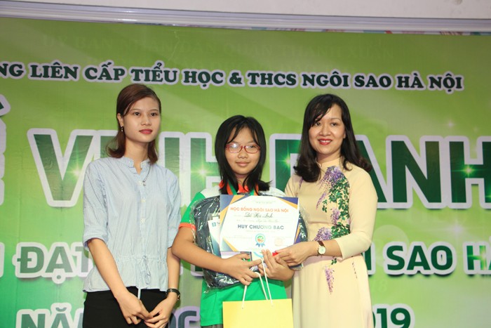 Vinh danh những học sinh xuất sắc đạt học bổng trường Ngôi Sao Hà Nội năm học 2018-2019 ảnh 3
