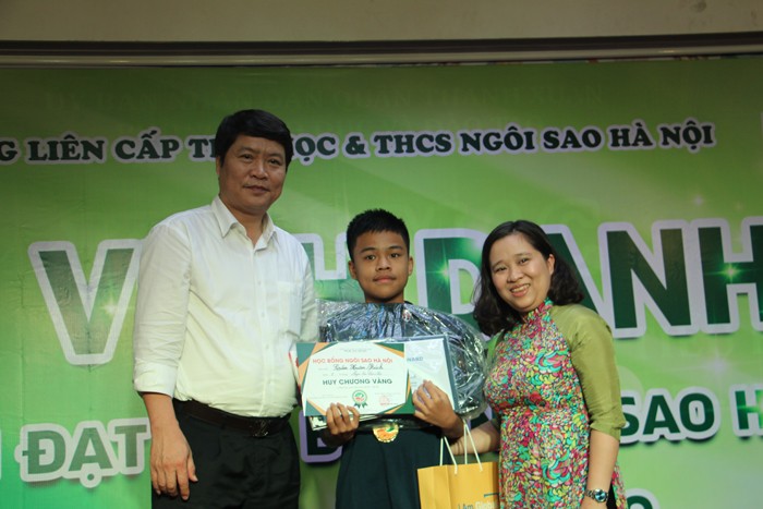 Vinh danh những học sinh xuất sắc đạt học bổng trường Ngôi Sao Hà Nội năm học 2018-2019 ảnh 4