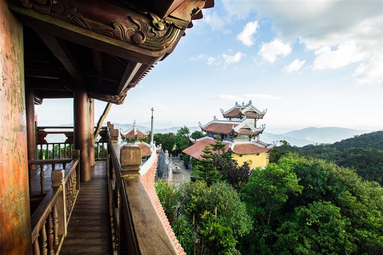 Cận cảnh những nếp chùa Việt đẹp kỳ vĩ trên đỉnh Fansipan và Bà Nà ảnh 10