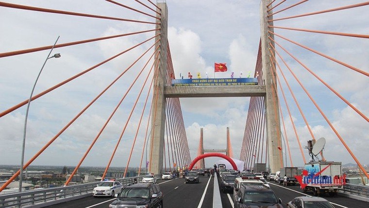 Thủ tướng cắt băng khánh thành cao tốc Hạ Long-Hải Phòng và cầu Bạch Đằng ảnh 2