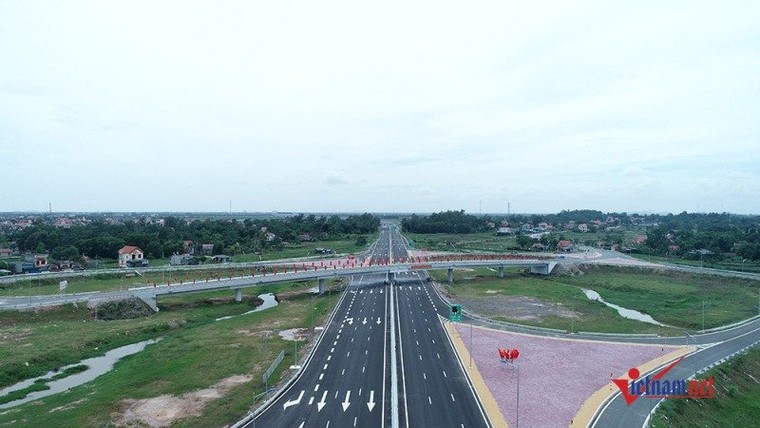 Thủ tướng cắt băng khánh thành cao tốc Hạ Long-Hải Phòng và cầu Bạch Đằng ảnh 4