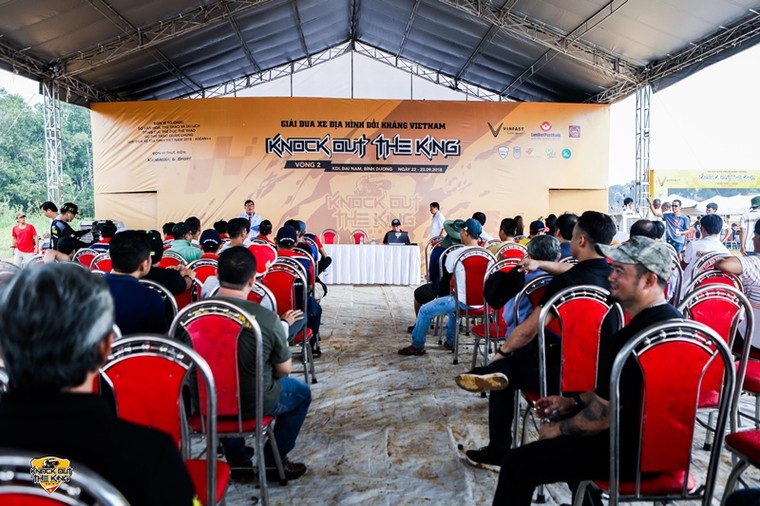 Giải Đua xe Địa hình đối kháng – Knock Out the King 2018 vòng II hấp dẫn với nhiều pha kịch tính ảnh 1