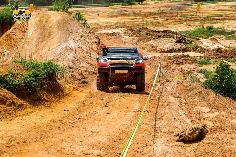 Giải Đua xe Địa hình đối kháng – Knock Out the King 2018 vòng II hấp dẫn với nhiều pha kịch tính ảnh 4