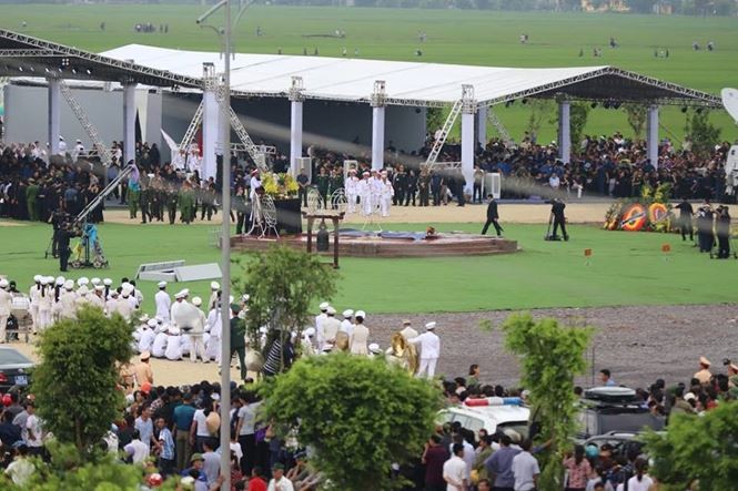 Lễ an táng Chủ tịch nước Trần Đại Quang tại quê nhà Ninh Bình ảnh 9