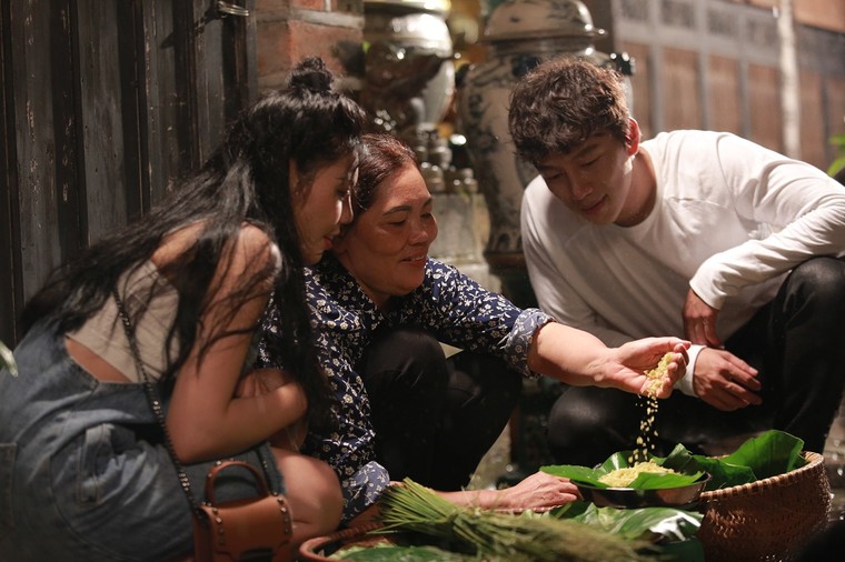 Ca sĩ Minh Thu ra mắt MV 'Nụ cười dưới mưa' do chính mình làm đạo diễn ảnh 6