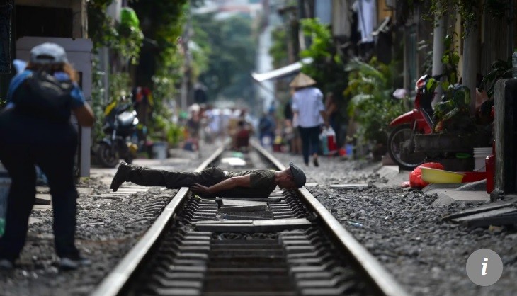 Báo Hong Kong hứng thú với đường tàu Hà Nội hút khách du lịch thế giới ảnh 1