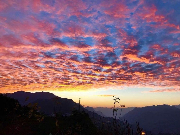 Đợt băng giá đầu tiên đã xuất hiện trên Fansipan ảnh 6