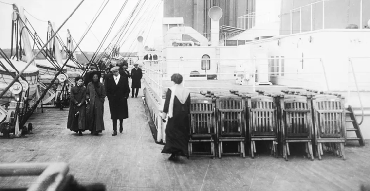 Ảnh chấn động về hành khách trên tàu Titanic trước khi chìm ảnh 6