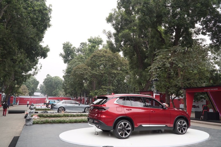 VinFast công bố giá bán ‘3 không' với xe ô tô Lux và Fadil ảnh 4