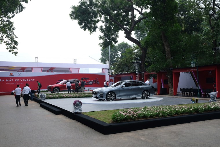 VinFast công bố giá bán ‘3 không' với xe ô tô Lux và Fadil ảnh 5
