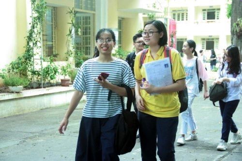 Rạng rỡ nụ cười sĩ tử buổi thi cuối ảnh 6