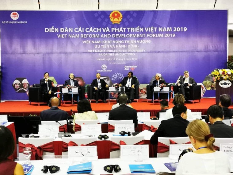 VRDF 2019: Dựa vào động lực mới, đưa Việt Nam lên tầm phát triển mới ảnh 1